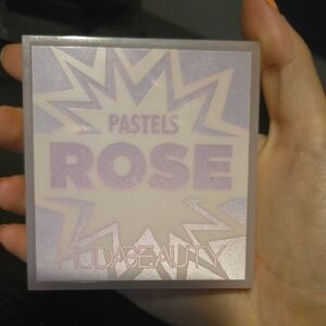 Huda Beauty Pink Pastels Eyeshadow Palette